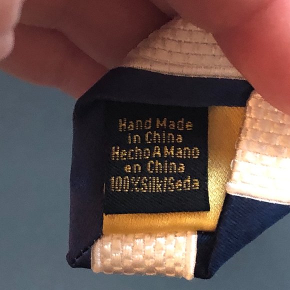 Donald J Trump Neck Tie Blue Stripes Cream 100% Silk Signature Collection - Picture 4 of 6